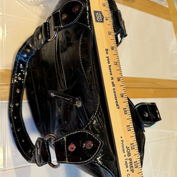 Cowgirl Trendy Black Patent Vinyl Conceal Carry Bag - Picture 13 of 16